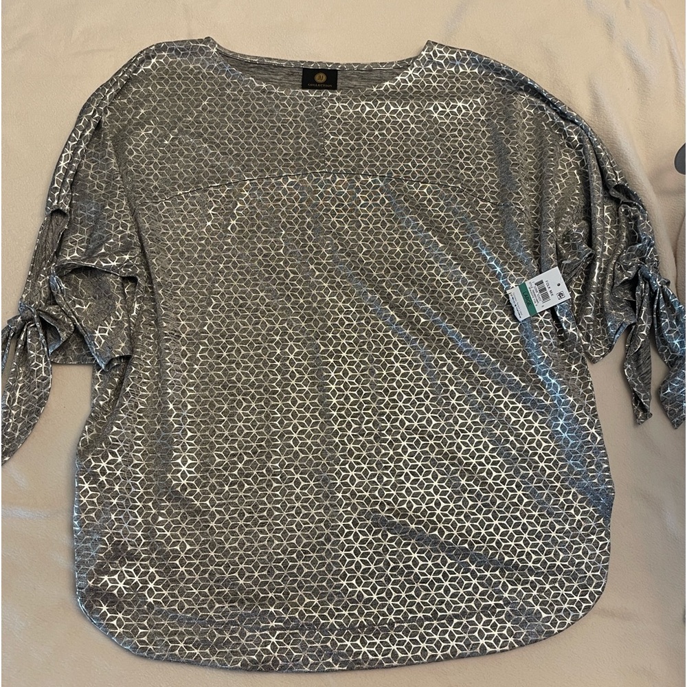 JM Collection-Super cute ladies silver blouse. NWT